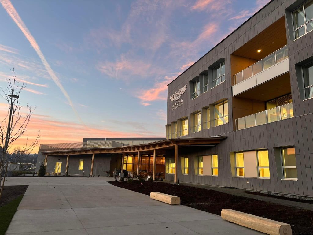 Quw'utsun Secondary School